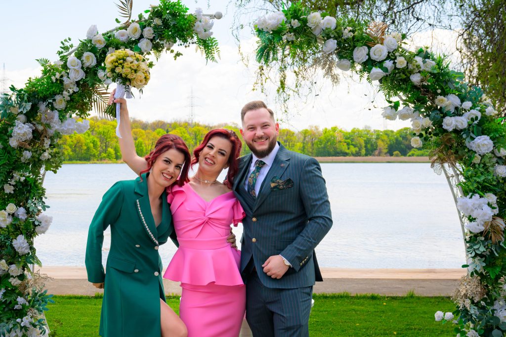 Iulian și Adina alături de familie